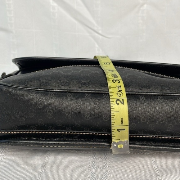 Vintage Gucci Black Monogram GG Leather Flap Turnlock Crossbody Bag - Picture 14 of 17